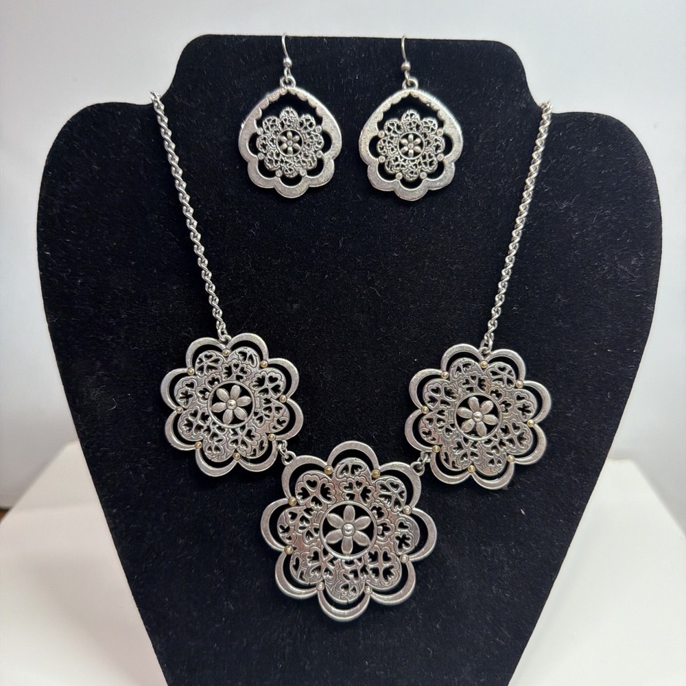 Brighton Silver Plated 3 Flower Necklace Clear Accents 16-18" Set With Earrings